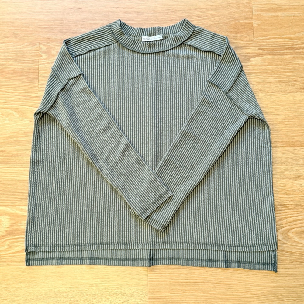 NWOT Zenana Outfitters Ribbed Shirt L/XL